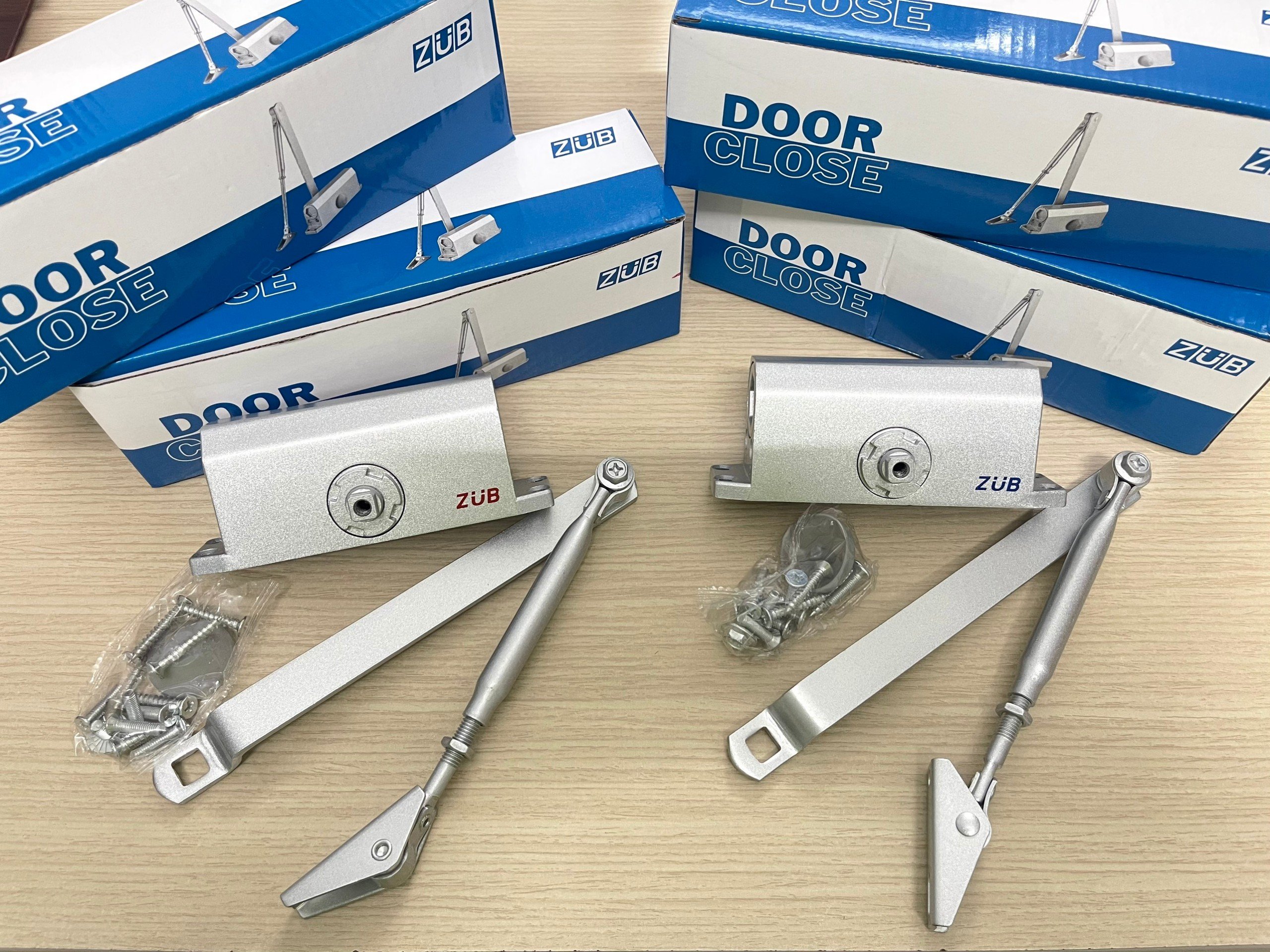 tay co thủy lực zub